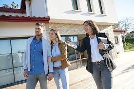 Choosing the right estate agent is crucial when it comes to selling your home. A good agent will be able to navigate the complex and ever-changing real estate market, and will have the skills, knowledge, and resources necessary to get the best price for your property.