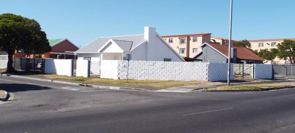 Property For Sale in Rugby, Milnerton