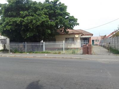 House For Sale in Parow Valley, Cape Town